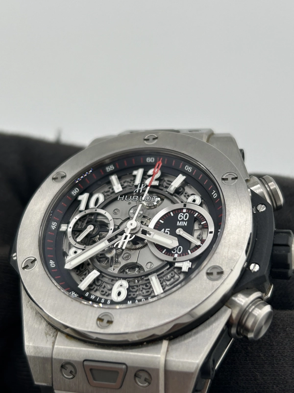 Hublot Big Bang Unico Skeleton Dial on Black / White Rubber Strap Ref. 411.NX.1170.RX Complete 2016 view 3