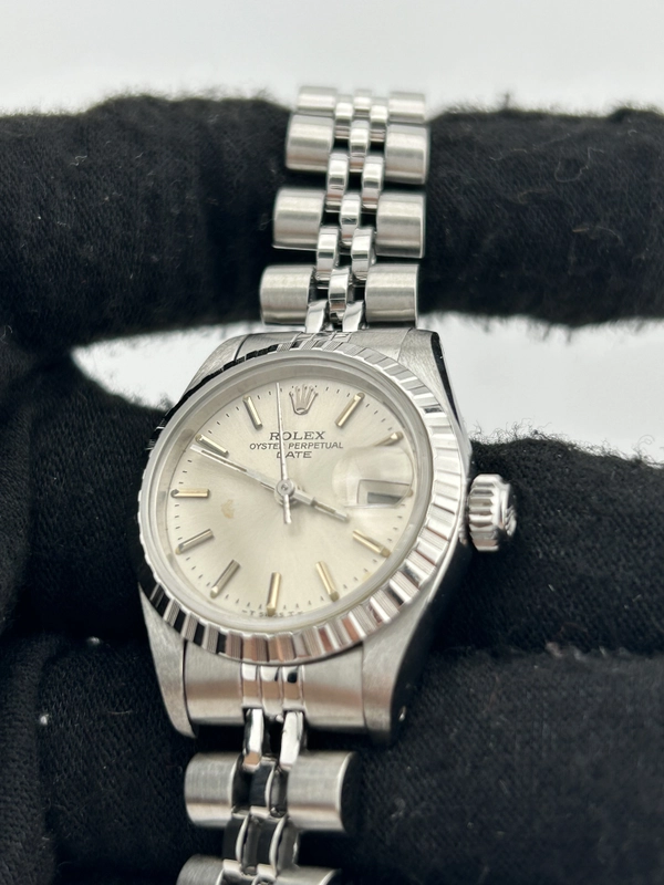 Rolex Oyster Perpetual Date Silver Index Dial on Jubilee D Link Bracelet Ref. 69240 1984 view 3