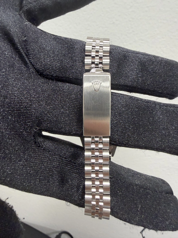 Rolex Datejust White Roman Dial on D Link Jubilee Bracelet Ref. 69174 Papers 1999 view 3