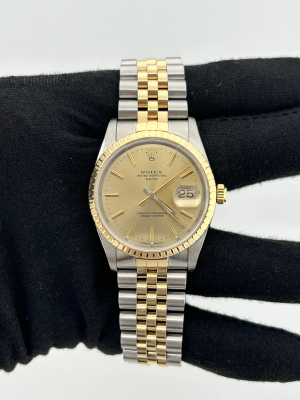 Rolex Oyster Perpetual Date Champagne Stick Dial on Jubilee Ref. 15223 view 2