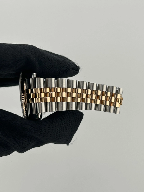 Rolex Datejust 36 Pink Champagne Stick Dial on Jubilee D Link Bracelet Ref. 116231 Papers 2005 view 5