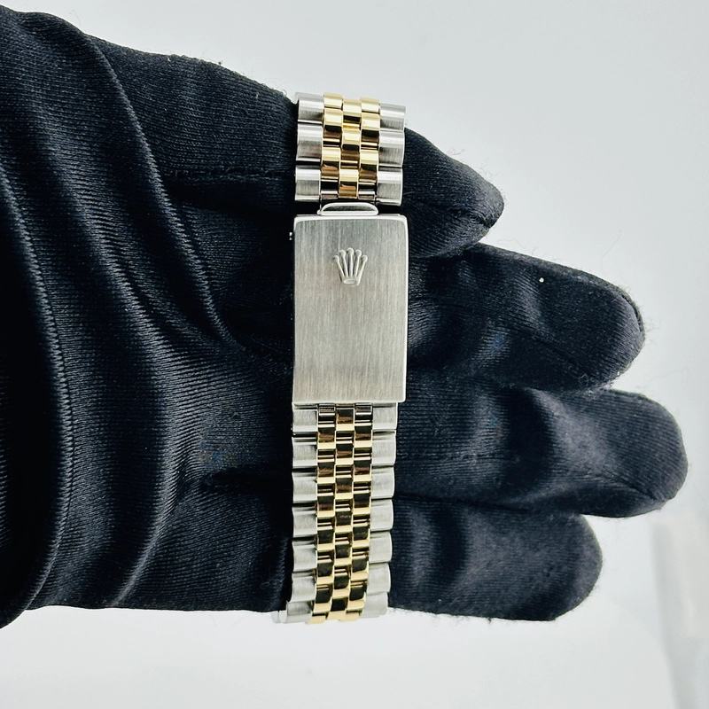 Rolex Datejust Silver Roman Dial on D Link Jubilee Bracelet Ref. 16233 1996 view 4