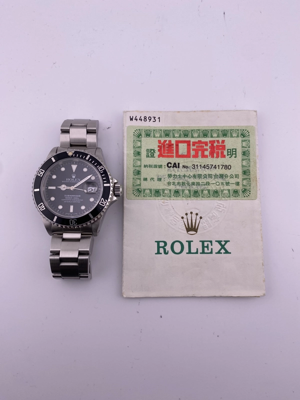 Rolex Submariner Black Dial on Oyster Ref. 16610 Papers Open Date view 7