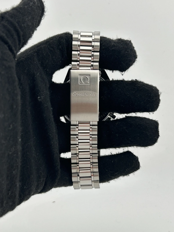 Omega Speedmaster Racing Black Dial on Stainless Steel Bracelet Ref. 3518.50.00 Complete 2003 view 4