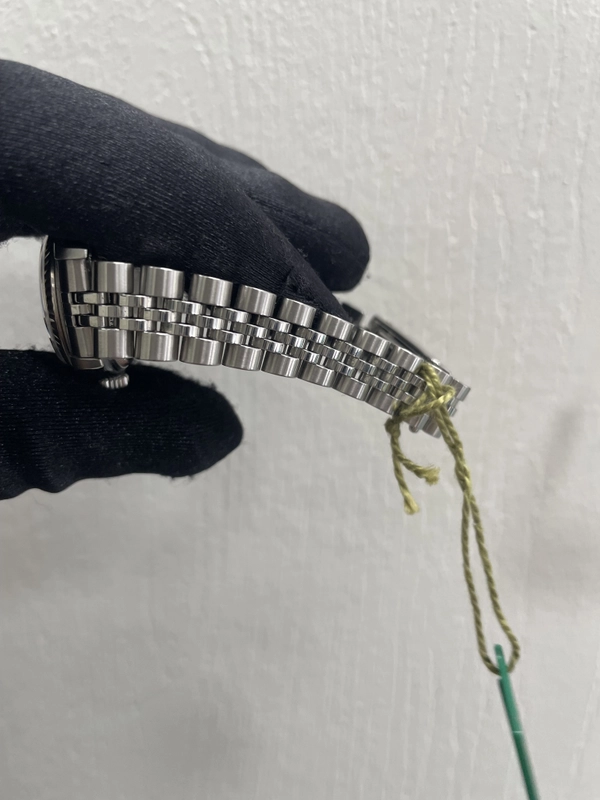 Rolex Datejust White Roman Dial on Jubilee Ref. 69174 Papers 1996 view 4