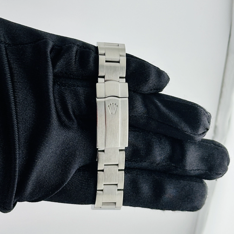 Rolex Oyster Perpetual Black Dial on Oyster Ref. 177210 2007 view 3