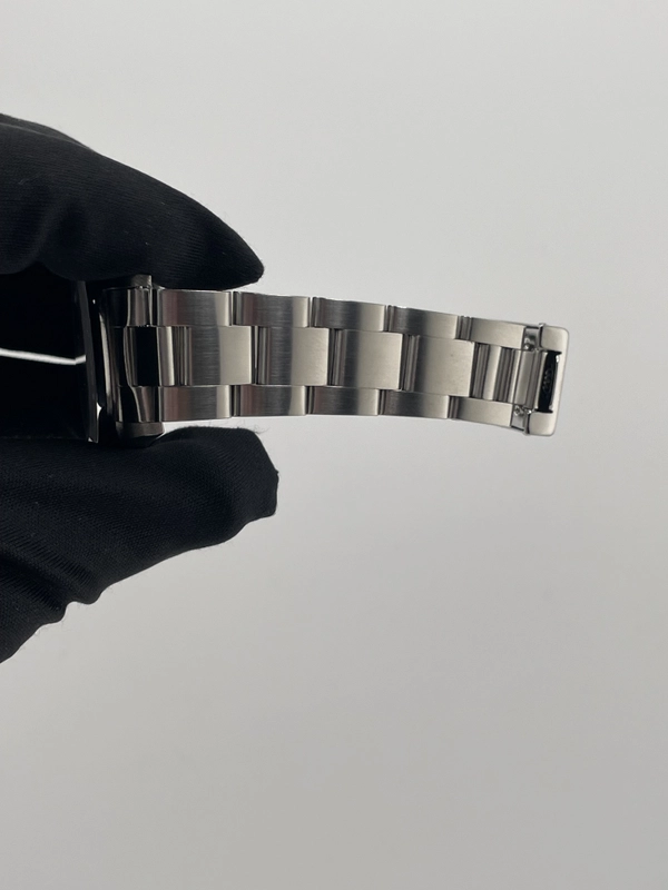 Rolex Oyster Perpetual Black Dial on Oyster Ref. 77080 view 5