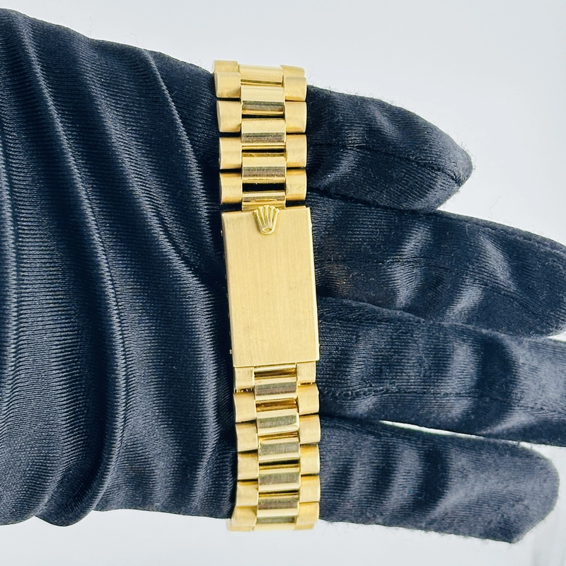 Rolex Daydate Champagne Stick Dial on President Bracelet / Old Buckle Ref. 18038 1979 view 4
