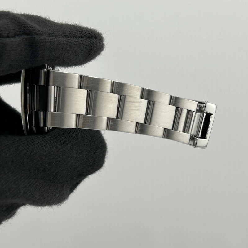 Rolex Oyster Perpetual Salmon Dial on Oyster Bracelet Ref. 67480 1996 view 4