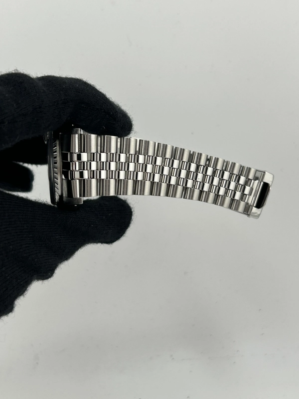 Rolex Datejust 36 Silver Stick Dial on Jubilee D Link Bracelet Ref. 16030 1984 view 5