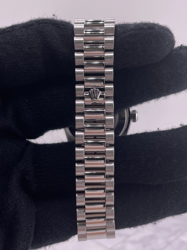 Rolex Datejust Silver Diamond Dial on President Ref. 68246 Papers 1991 view 4
