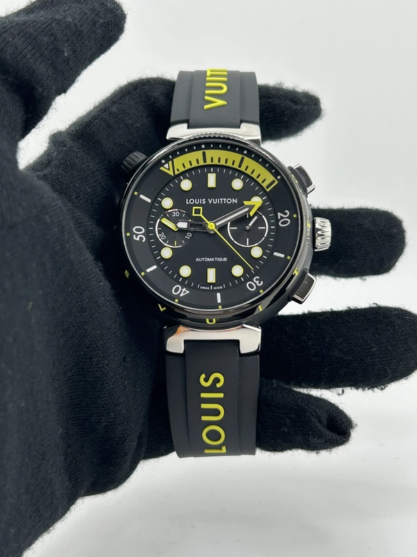 Louis Vuitton Tambour Street Diver Black Dial on Black Rubber Band Ref. QA167 view 2