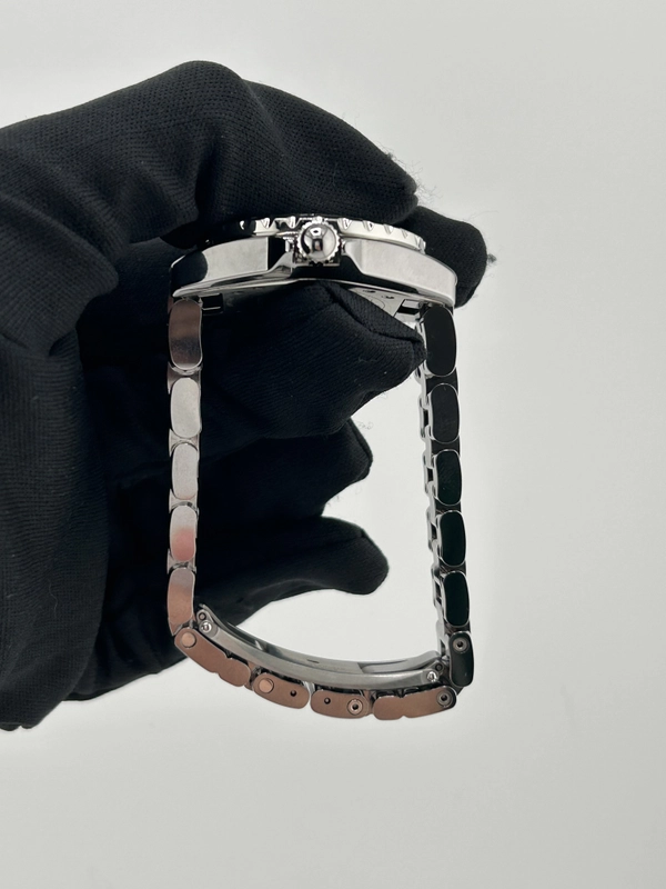 Chanel J12 Chromatic Grey Dial on Ceramic And Titanium Bracelet Ref. H2978 view 6