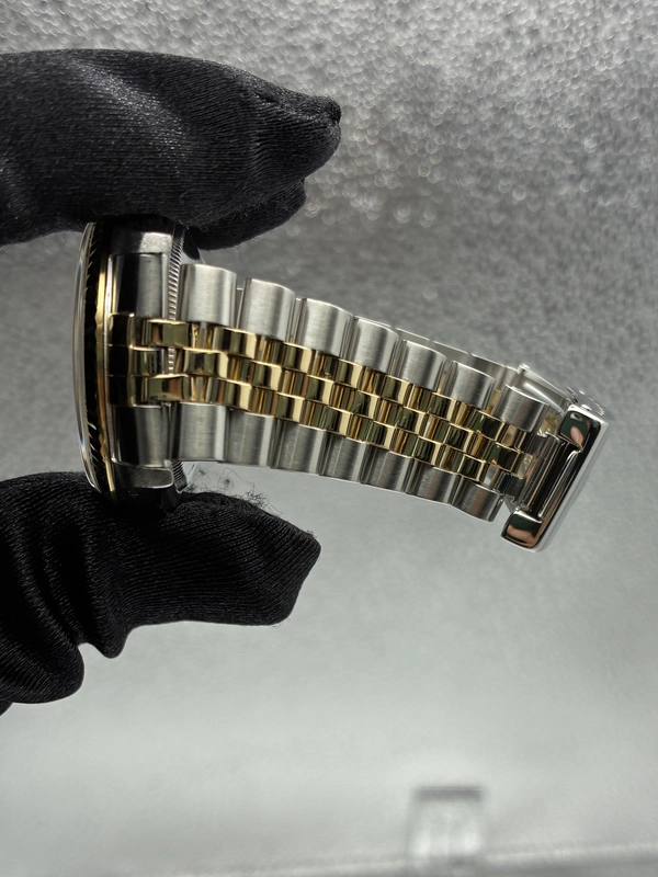 Rolex Datejust Champagne Diamond Factory Dial on Jubilee Ref. 16233 1995 view 3