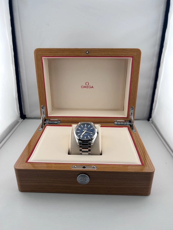 Omega Aqua Terra Blue Sun Brushed Dial on Stainless Steel Ref. 231.10.42.21.03.006 Card 2020 view 7