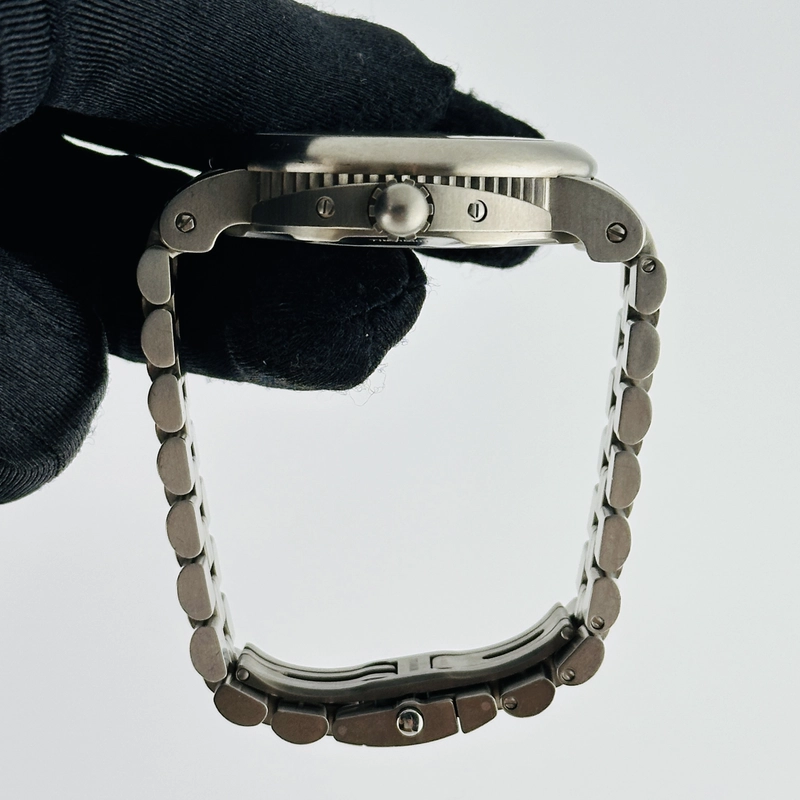 Gerald Genta Arena Bi-Retro White / Arabic Numerals Dial on Titanium Bracelet Ref. BSP.Y.80 view 5