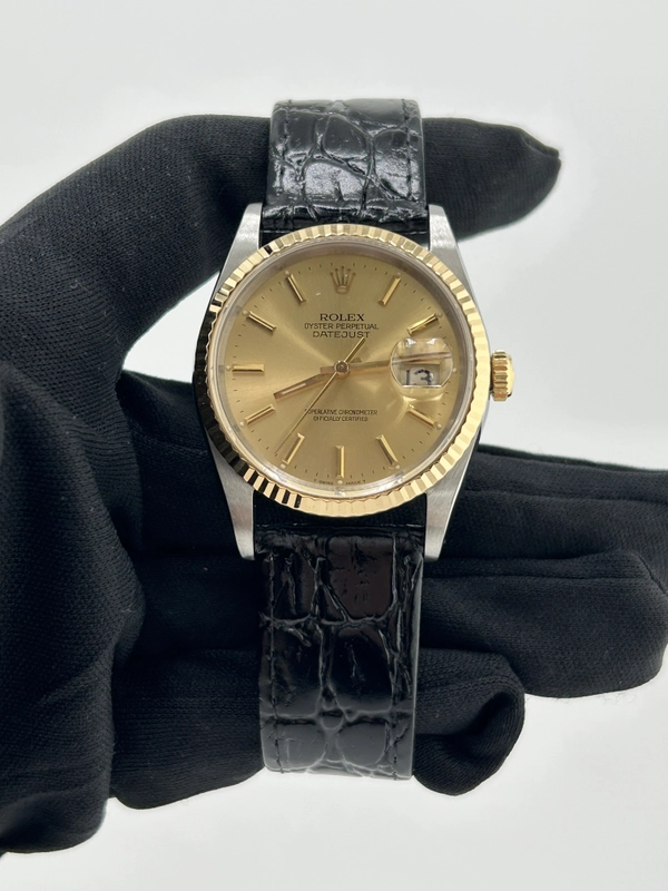 Rolex Datejust 36 Champagne Stick Dial on Generic Black Leather Strap Ref. 16233 1991 view 2