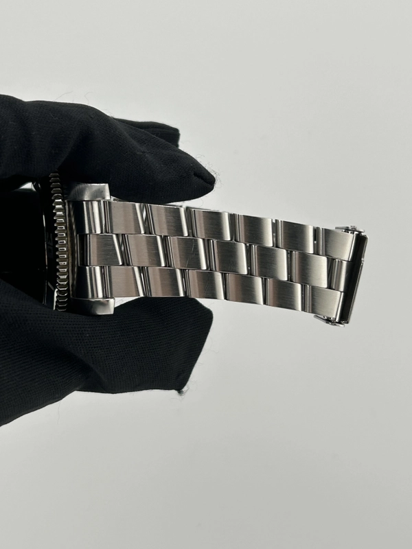 Breitling Superocean 44 Black Arabic Numerals Dial on Stainless Steel Bracelet Ref. A17391/A188B77PRS Complete 2013 view 5