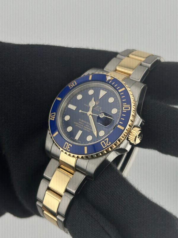 Rolex Submariner Blusey Blue Dial on Oyster Ref. 116613LB Card 2016 view 3