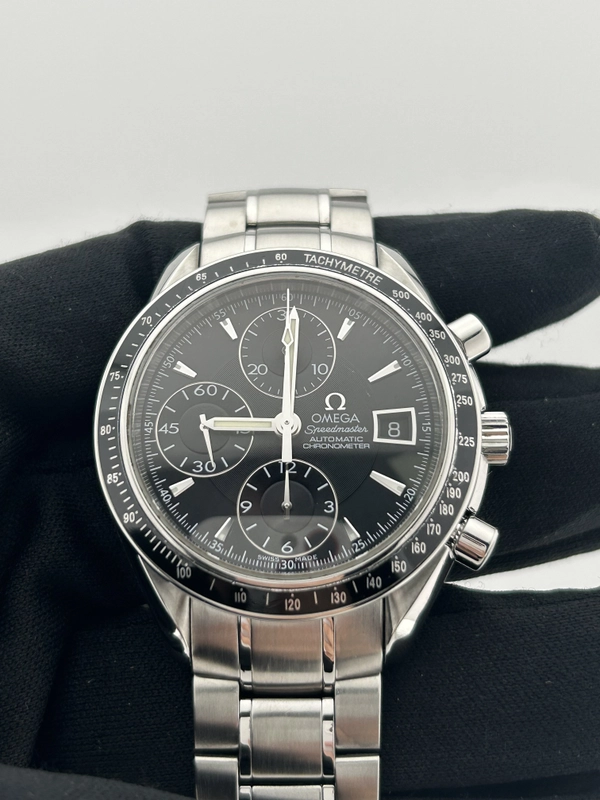 Omega Speedmaster Date Black Dial on Stainless Steel Bracelet Ref. 3210.50 view 3