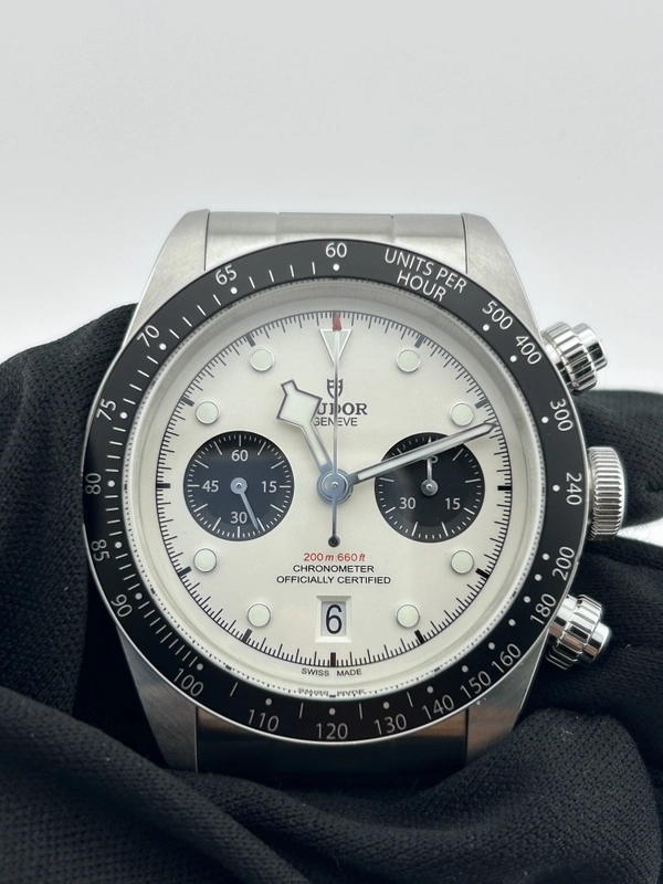 Tudor Black Bay Chrono Opaline Dial on Stainless Steel Bracelet Ref. M79360N-0002 Complete 2023 view 3