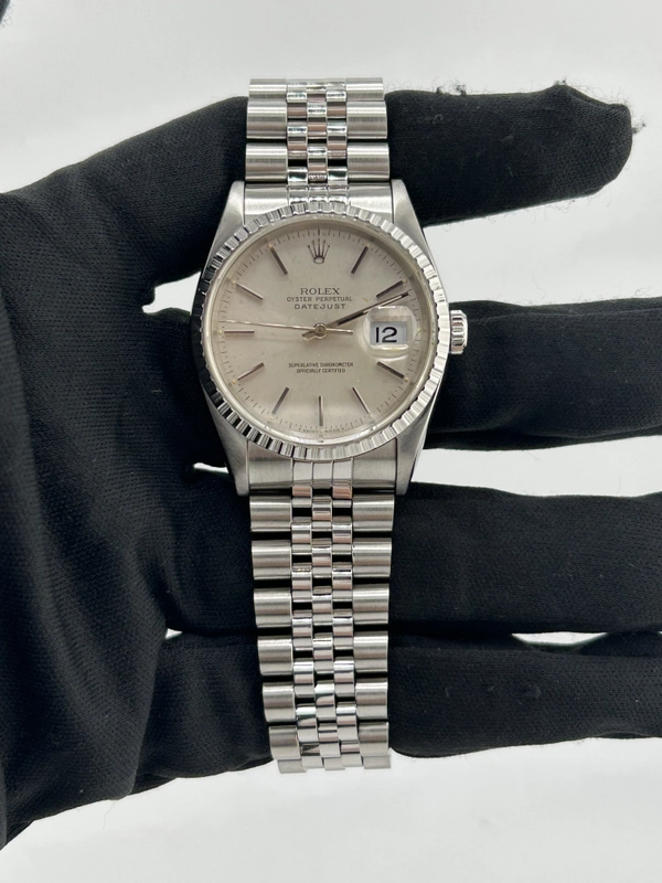 Rolex Datejust Silver Stick Dial on Jubilee D Link Bracelet Ref. 16220 1992 view 2
