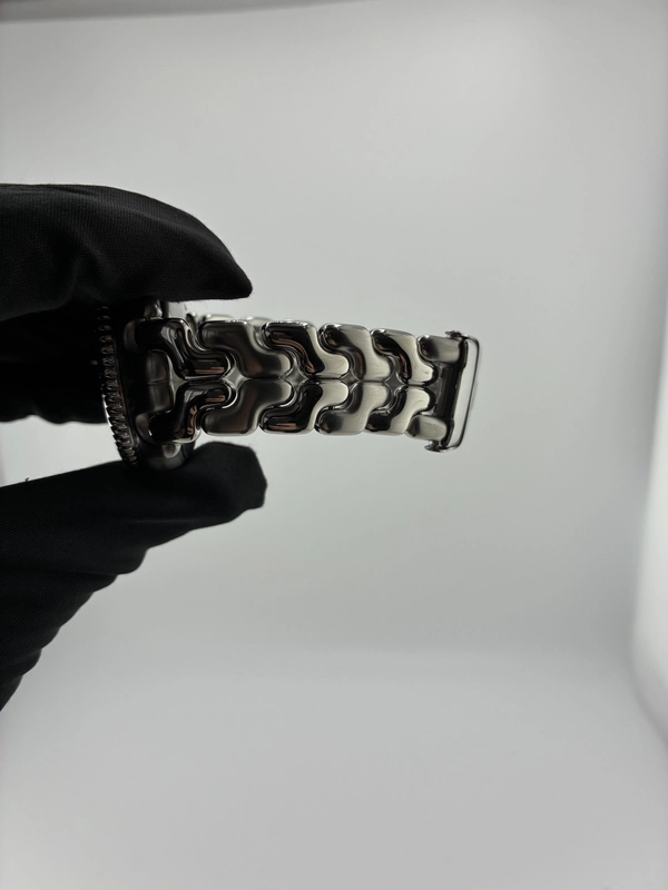 Tag Heuer SEL Blue Dial on Stainless Steel Bracelet Ref. CG2111 view 5
