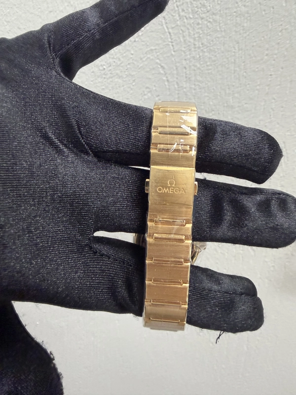 Omega Constellation Champagne Diamond Dial on Bracelet Ref. 131.55.29.20.58.001 Card 2024 view 3