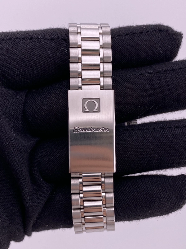 Omega Speedmaster Reduced Black Dial on Stainless Steel Ref. 3510.5 view 4