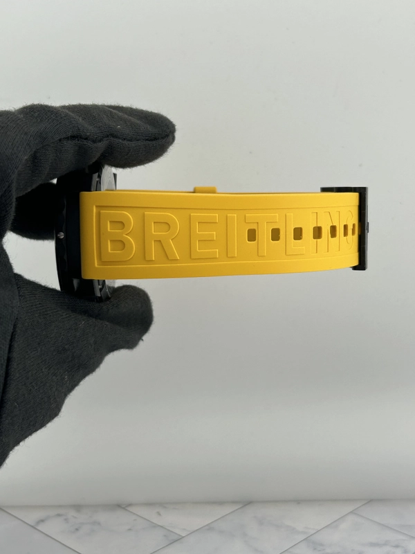 Breitling Endurance Pro Black Dial on Rubber Strap Ref. X82310A41B1S1 Card 2026 view 5