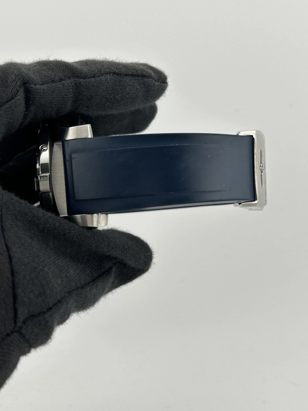 Breitling Avenger Seawolf Blue Dial on Rubber Band Ref. A1733010/C756 Complete 2009 view 5