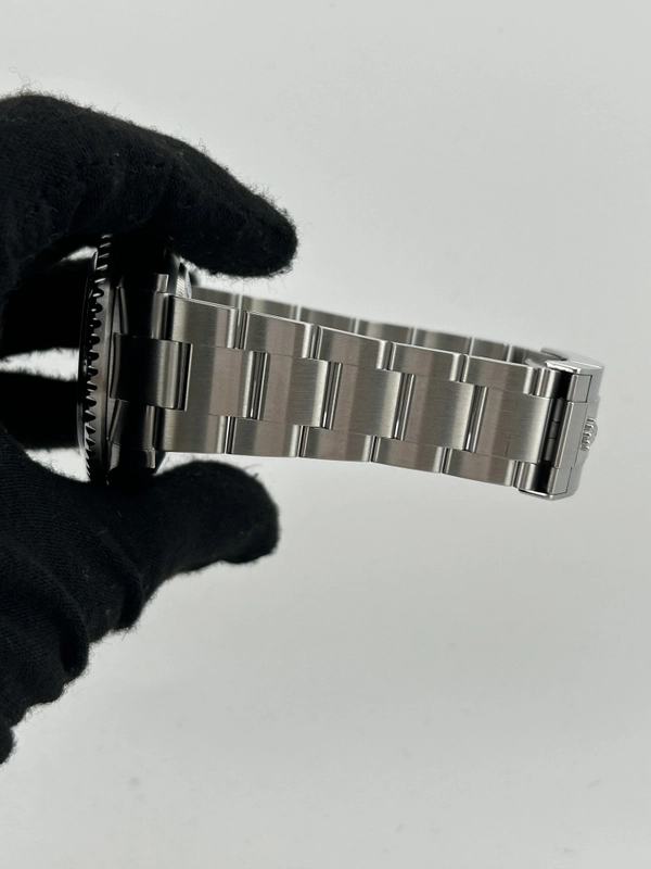 Rolex Sea-Dweller Black Dial on Oyster Steel Bracelet Ref. 126600 Card 2020 view 5