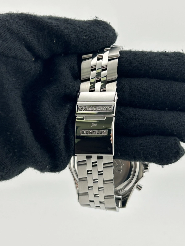 Breitling Bentley Motors T Speed Silver Dial on Stainless Steel Bracelet Ref. A25365/A257G75SPS Papers 2009 view 4