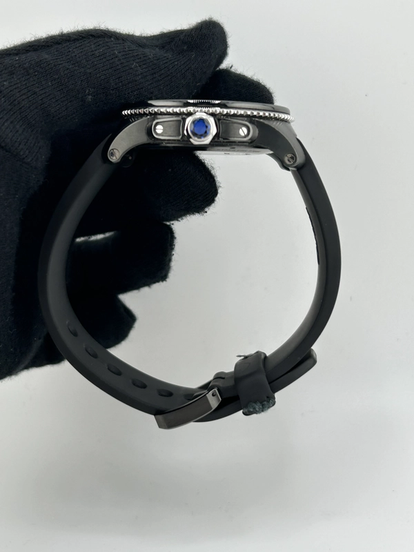 Cartier Calibre de Cartier Diver Black Roman Numerals Dial on Black Rubber Band Ref. WSCA0006 Papers 2016 view 6