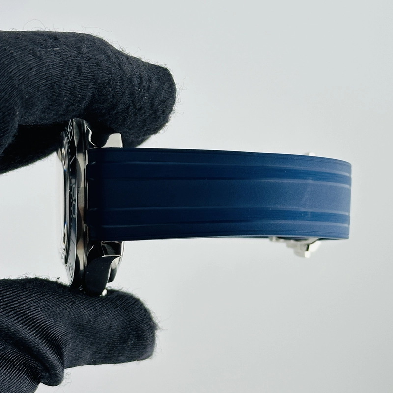 Omega Seamaster Diver James Bond Blue Dial on Rubber Band Ref. 210.30.42.20.03.002 view 5