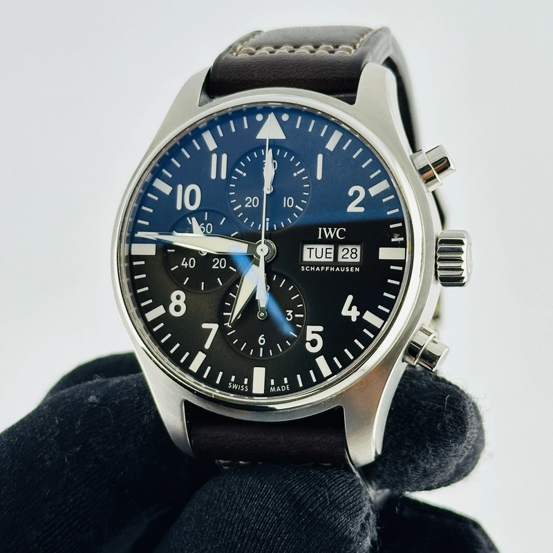 Iwc Pilot's Ed. Antoine de St Exupery Brown Dial on Leather Ref. IW377713 Card 2020 view 3