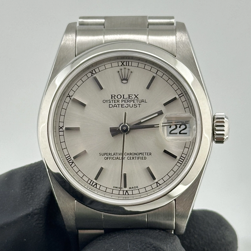 Rolex Datejust Silver Dial on Oyster Bracelet Ref. 78240 Papers 2001 view 3