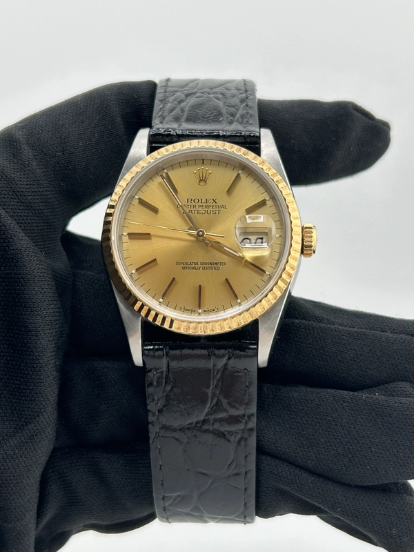 Rolex Datejust 36 Champagne Stick Dial on Generic Black Leather Strap Ref. 16233 1993 view 2