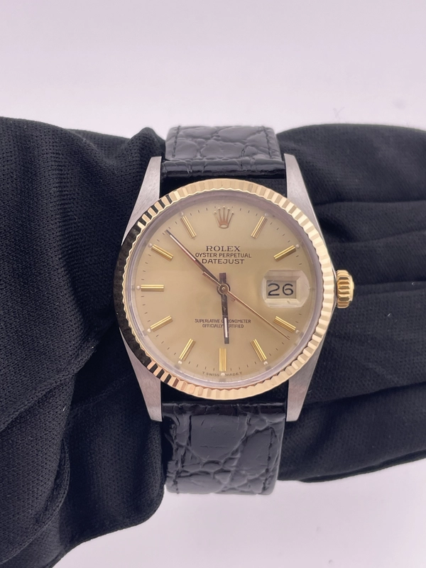 Rolex Datejust 36 Champagne Stick Dial on Generic Black Leather Band Ref. 16013 1986 view 2