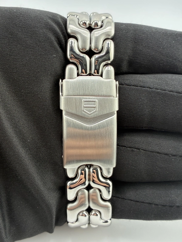 Tag Heuer SEL Blue Dial on Stainless Steel Bracelet Ref. CG2111 view 4