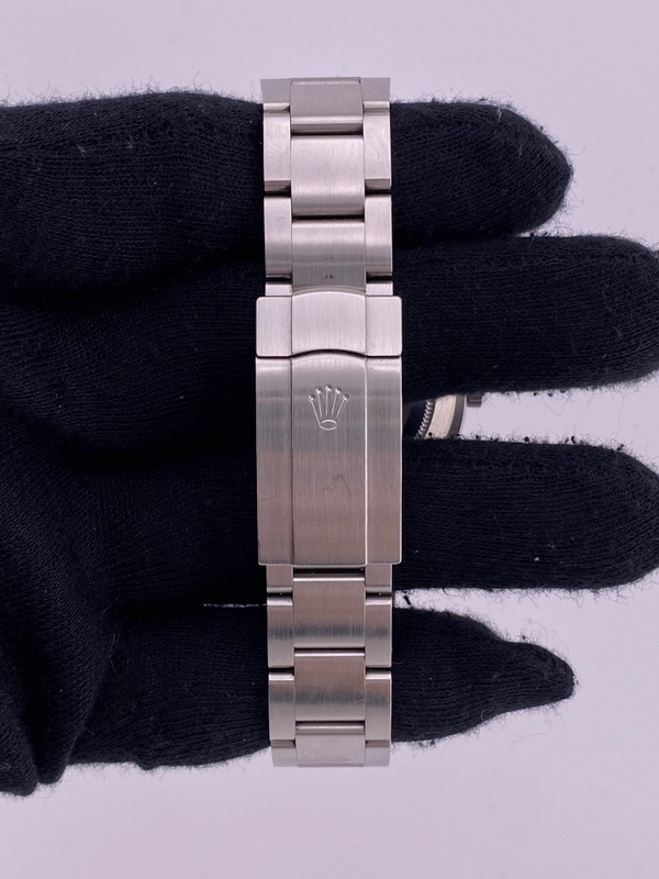 Rolex Airking Black Dial on Oyster Ref. 116900 Card 2017 view 4
