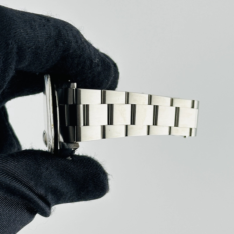 Rolex Oyster Perpetual Date Silver Stick Dial on Oyster Bracelet Ref. 15000 1986 view 5