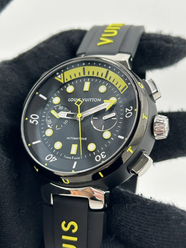 Louis Vuitton Tambour Street Diver Black Dial on Black Rubber Band Ref. QA167 view 3