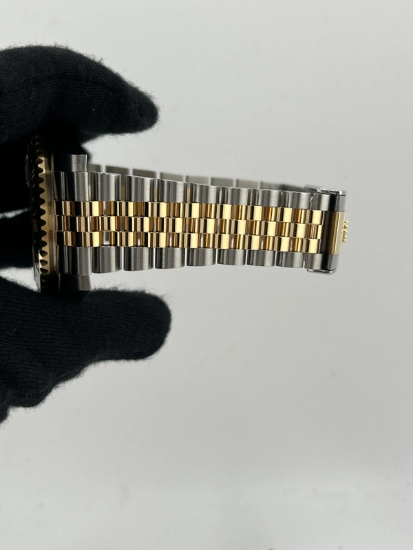Rolex GMT-Master II Black “Bumblebee” Dial on 2 Tone Jubilee D Link Bracelet Ref. 126713GRNR Card 2024 view 5
