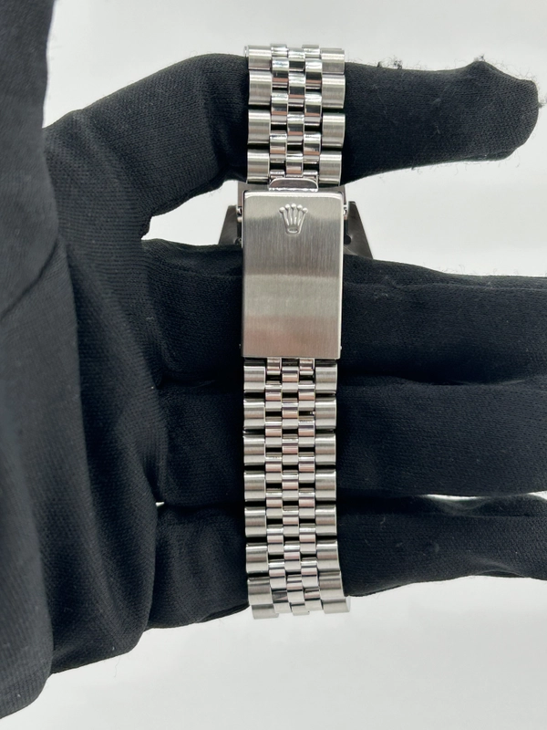 Rolex Datejust Silver Stick Dial on Jubilee D Link Bracelet Ref. 16220 1992 view 4