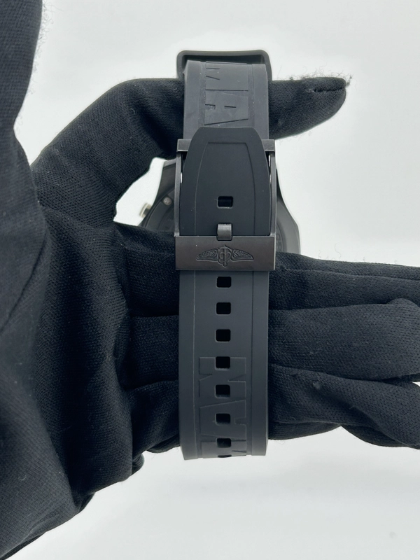 Breitling Endurance Pro Black Dial on Black Rubber Strap Ref. X82310A71B1S1 Complete 2025 view 4