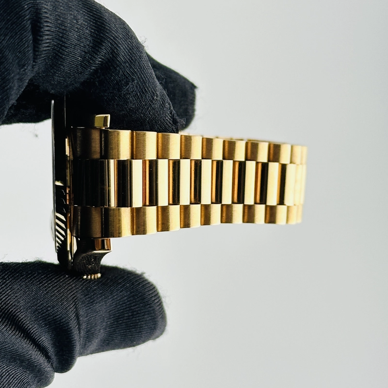 Rolex Day-Date Black Roman Dial on President Bracelet Ref. 218235 Card 2011 view 5