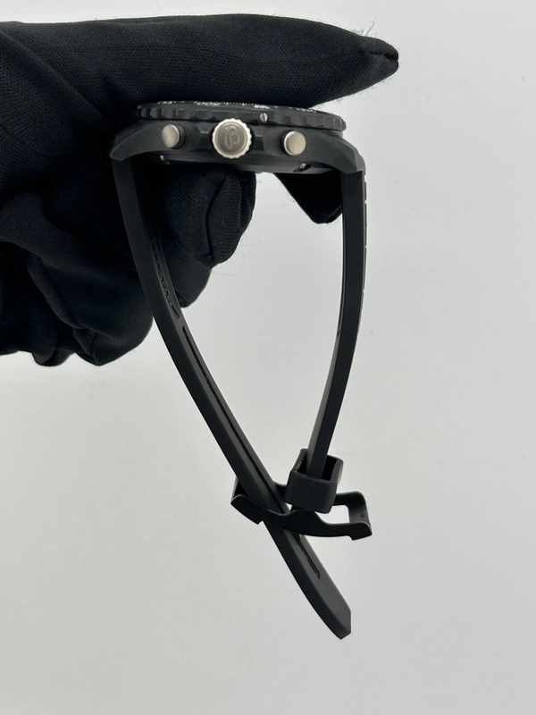 Breitling Endurance Pro Black Dial on Black Rubber Strap Ref. X82310A71B1S1 Complete 2025 view 6