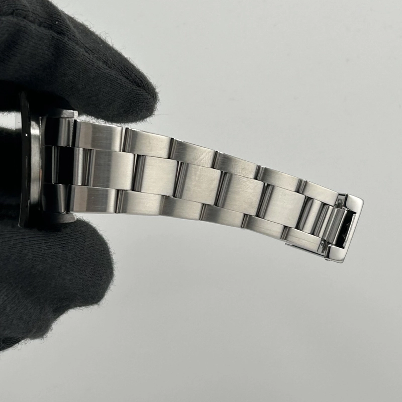 Rolex Air-King Silver Stick Dial on Oyster Bracelet Ref. 14010 2000 view 5