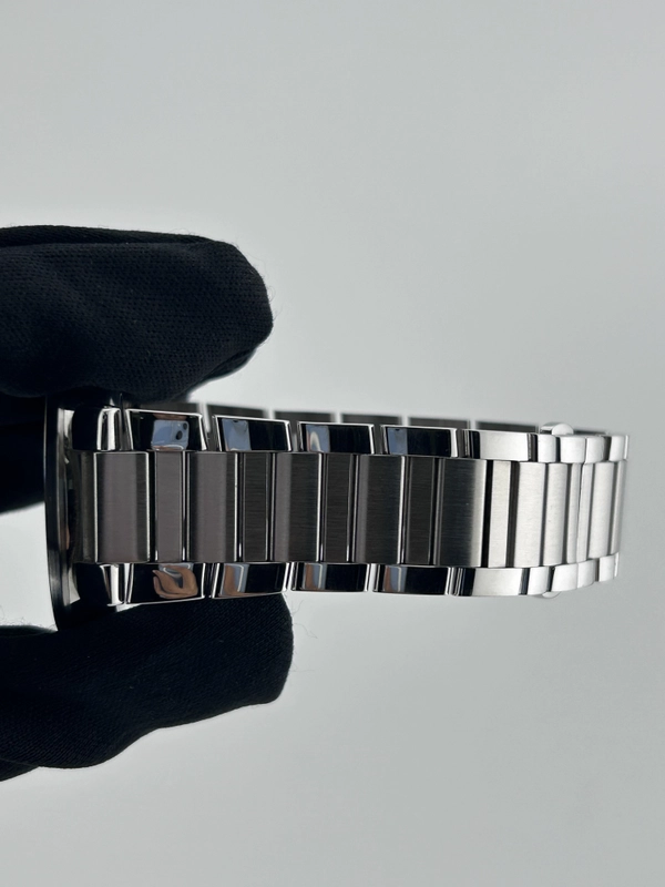 Louis Vuitton Tambour Damier Date Black Dial on Stainless Steel Bracelet Ref. Q1D00 Complete 2015 view 5